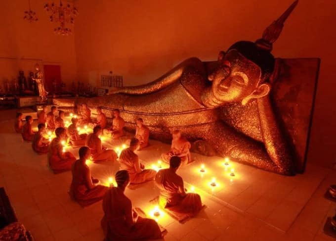 Khao_Phansa_2024_Comm__moration_de_la_Journ__e_du_Car__me_Bouddhiste_en_Tha__lande_2