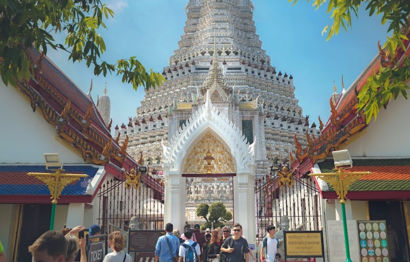partir a bangkok – temple du wat arun – voyage sur mesure