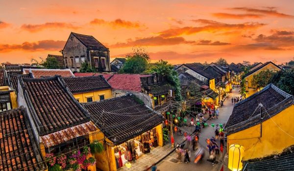 hoi_anvietnam_shutterstock_1303493764-1
