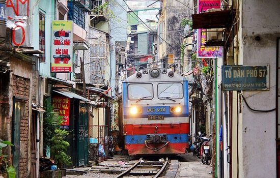 rue du train Hanoi passage train