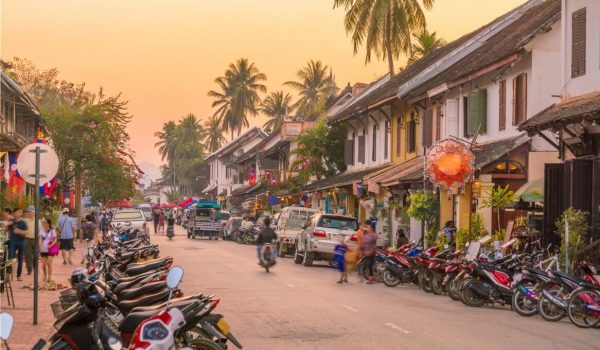 street_town_luang_prabang